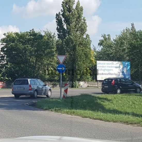 Molinó-Szentendre 11-es főút – Pomázi elágazás kereszteződése jobb.1